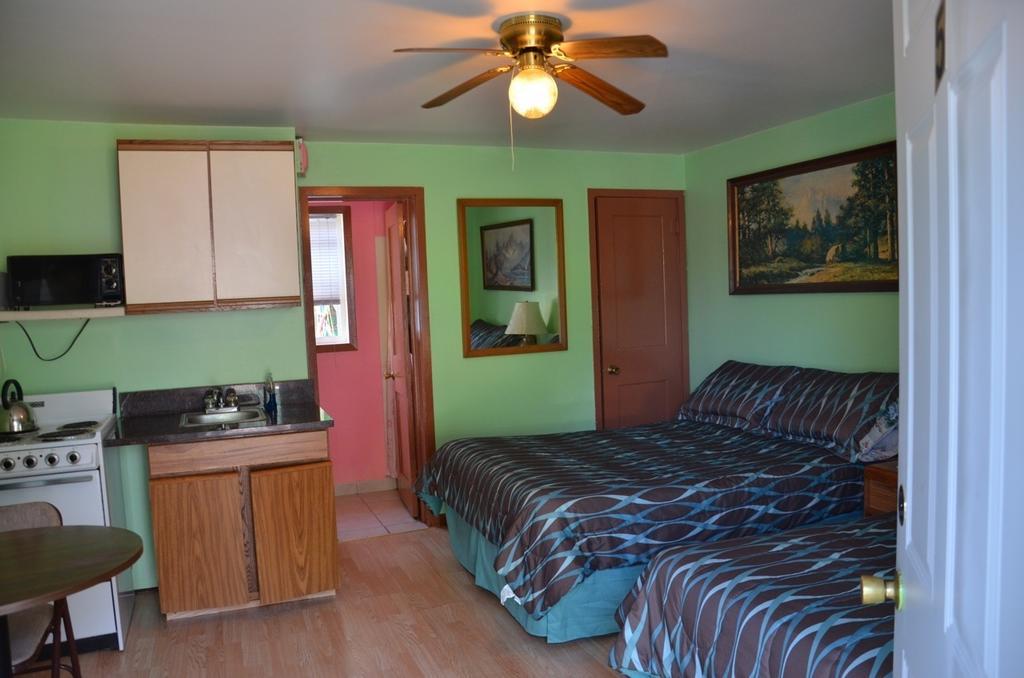 Deer Trail Motel Wisconsin Dells Rom bilde