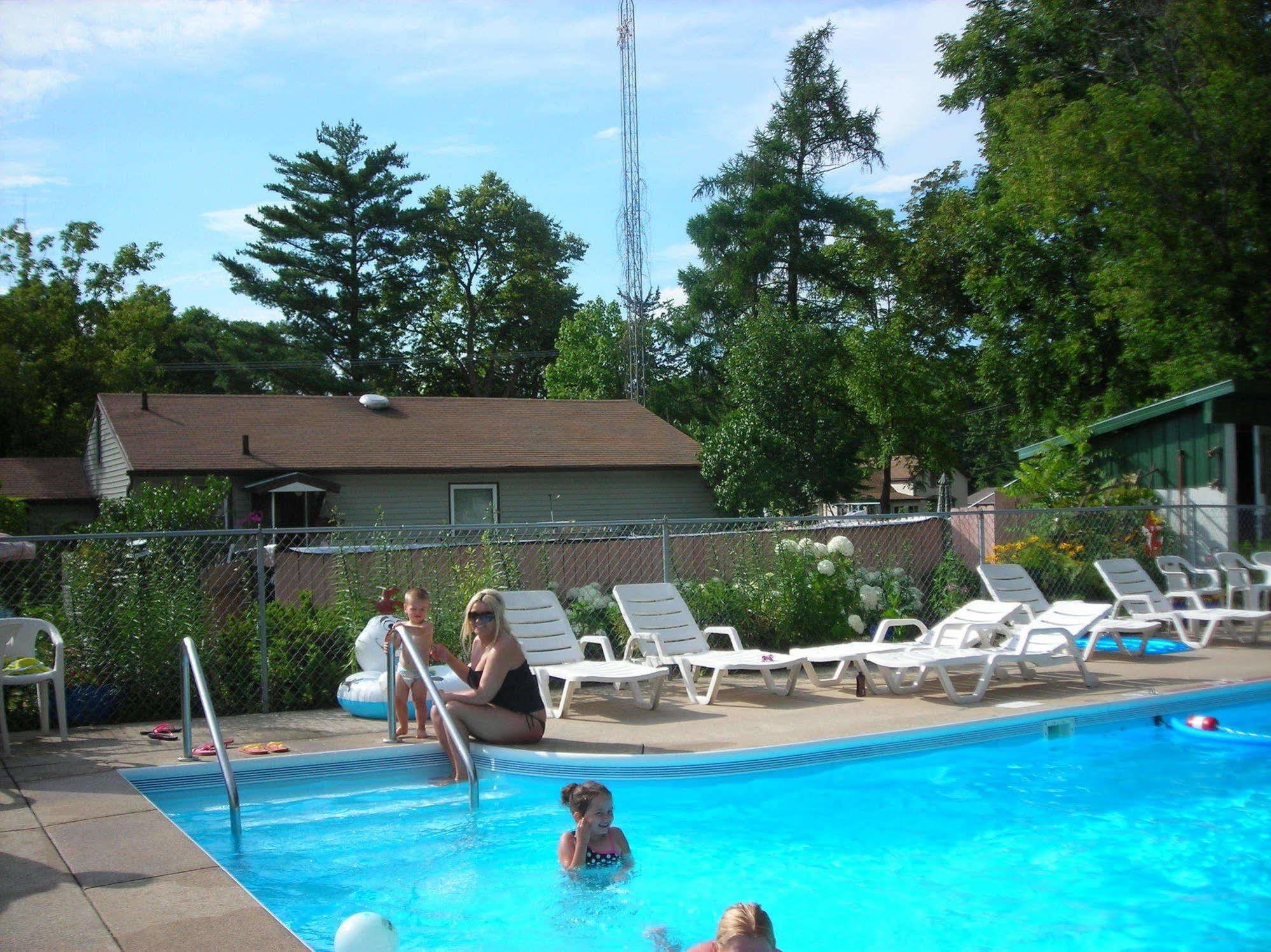 Deer Trail Motel Wisconsin Dells Eksteriør bilde